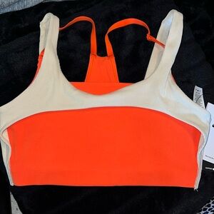 Nike sports bra sz sm nwt